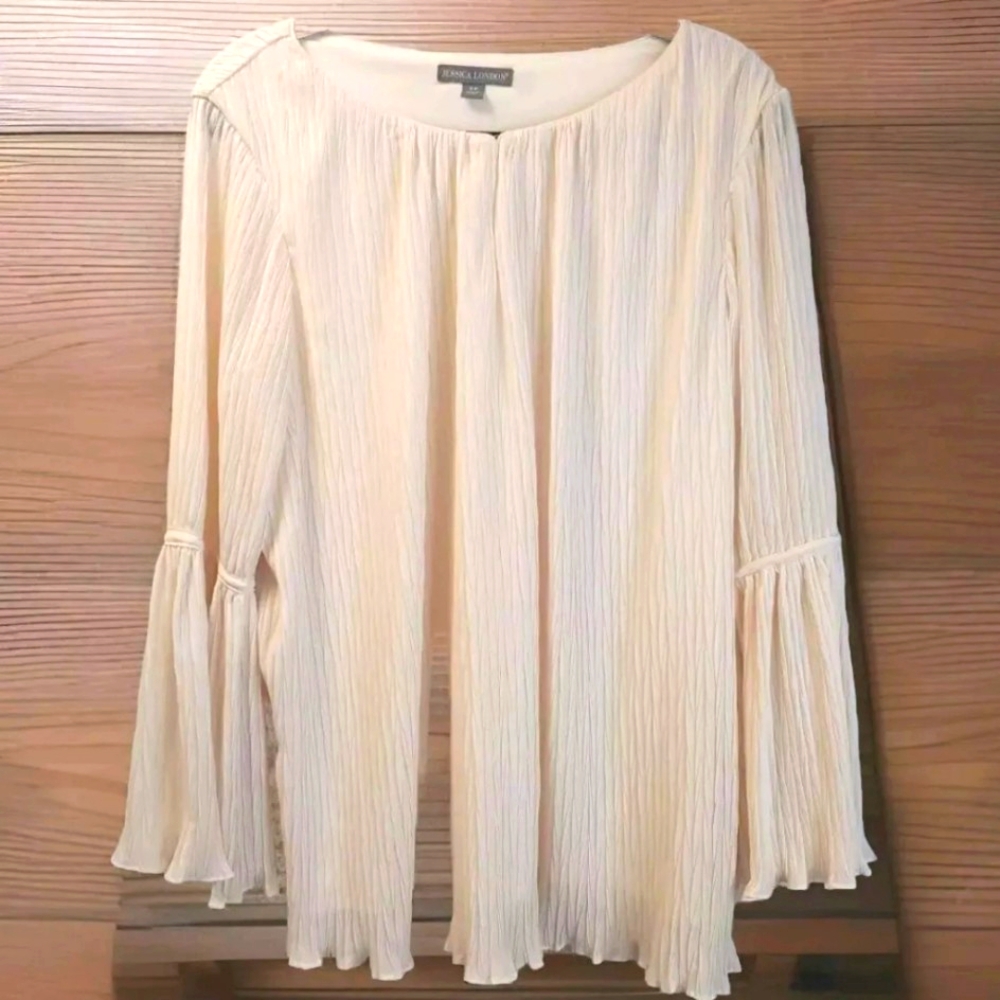 Feminine Pleated Chiffon Blouse Woman XL16W Bell Sleeves Cream Ivory Feminine